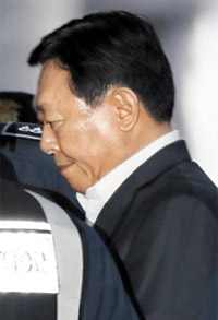 ロッテ会長、誕生日前日に実刑判決で拘置所行き=韓国財界「サムスンの件とどこが違うの?」